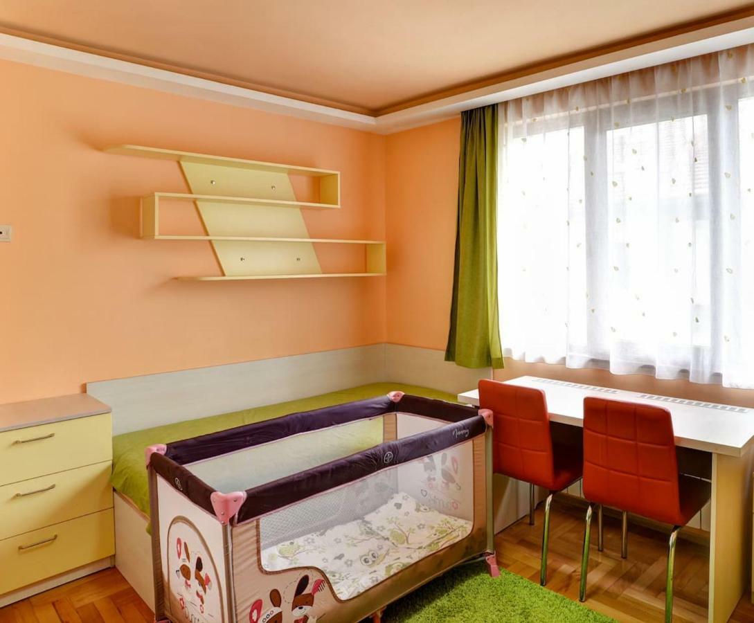 Spacious And Stylish Apartment In The Heart Of Sofia Plus Parking Ngoại thất bức ảnh