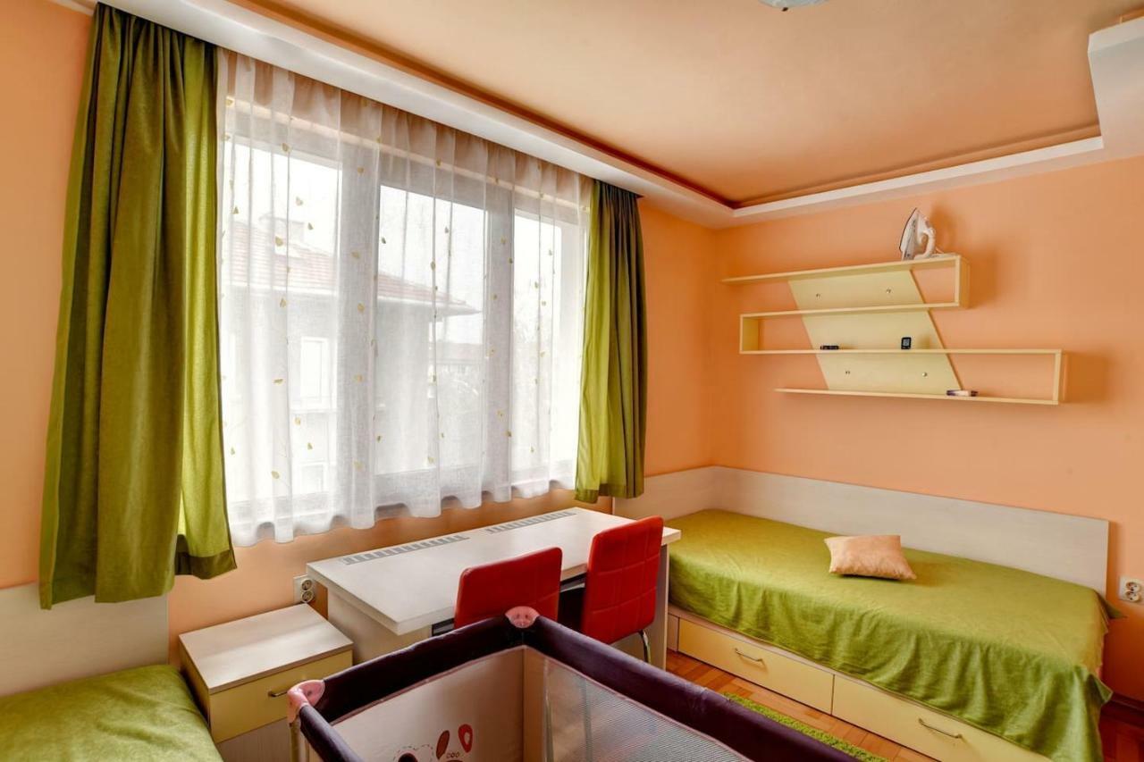 Spacious And Stylish Apartment In The Heart Of Sofia Plus Parking Ngoại thất bức ảnh