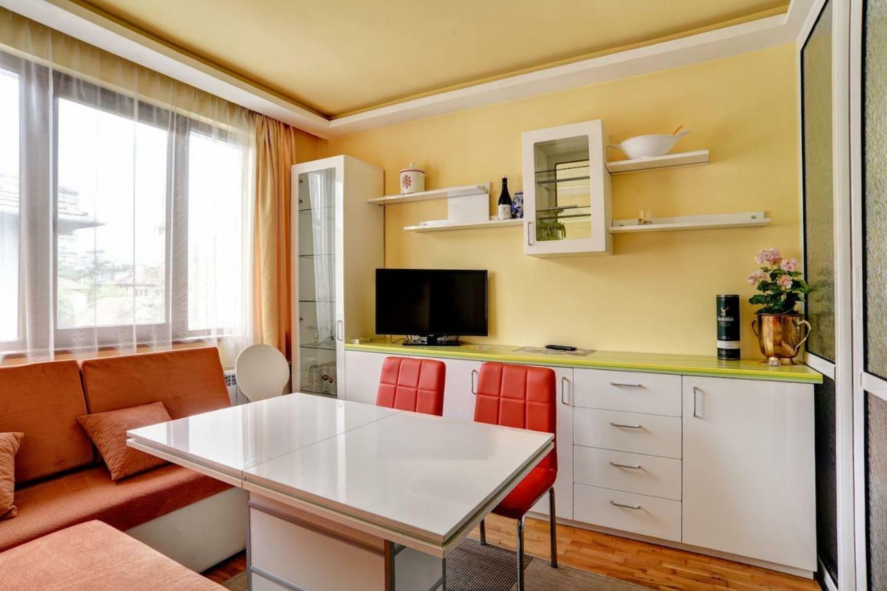 Spacious And Stylish Apartment In The Heart Of Sofia Plus Parking Ngoại thất bức ảnh
