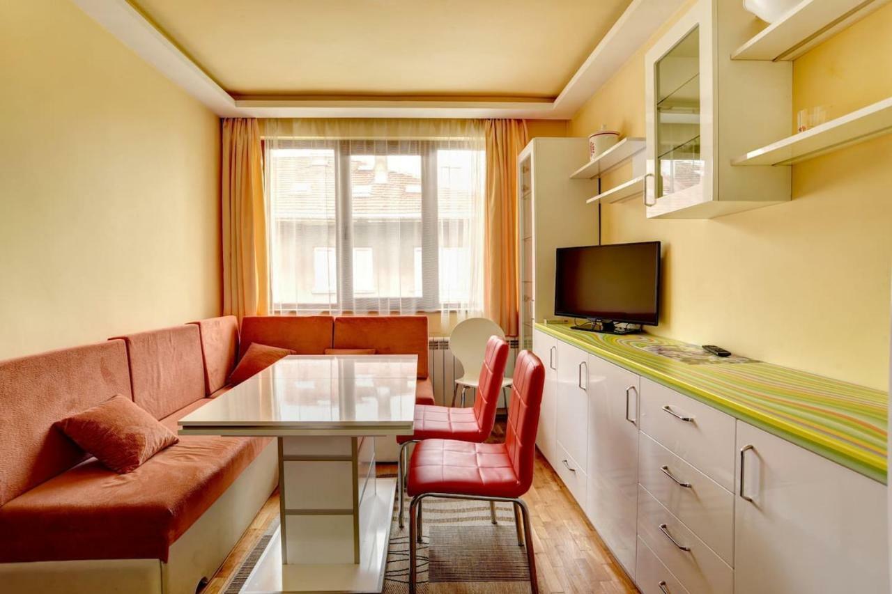 Spacious And Stylish Apartment In The Heart Of Sofia Plus Parking Ngoại thất bức ảnh